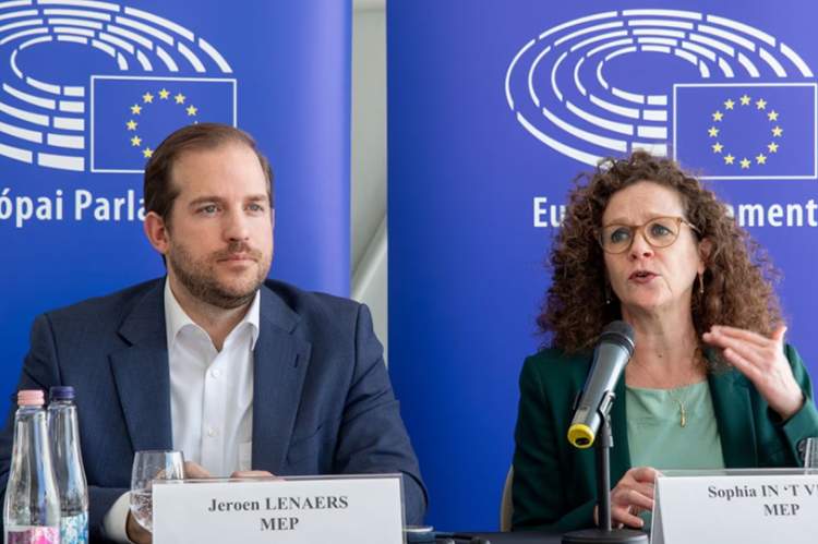 A Pegasus használatával súlyosan megsértették magyar állampolgárok alapjogait, állapította meg az EP vizsgálóbizottsága